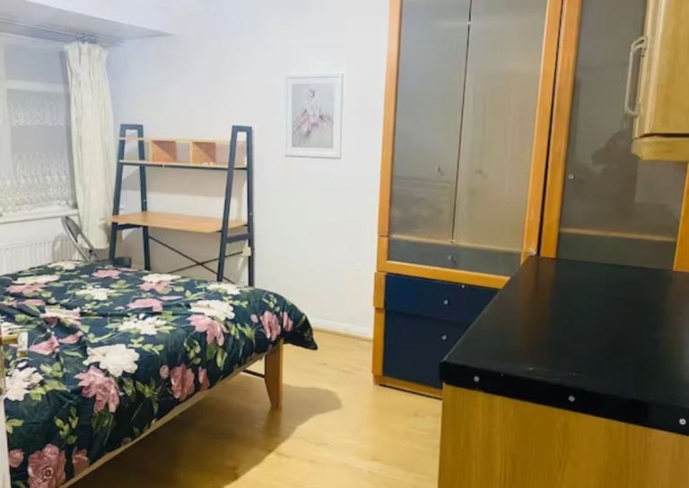 Rent Double Room - Address: Lee Road. Greenford UB6 7DD