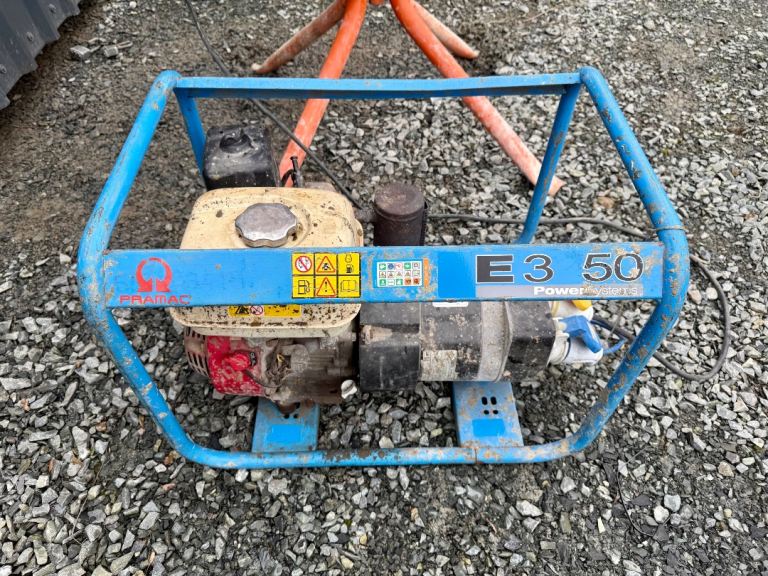 2022 Pramac E3250 2.5KVA Generator with Honda GX160 Engine & 230/110v Outputs