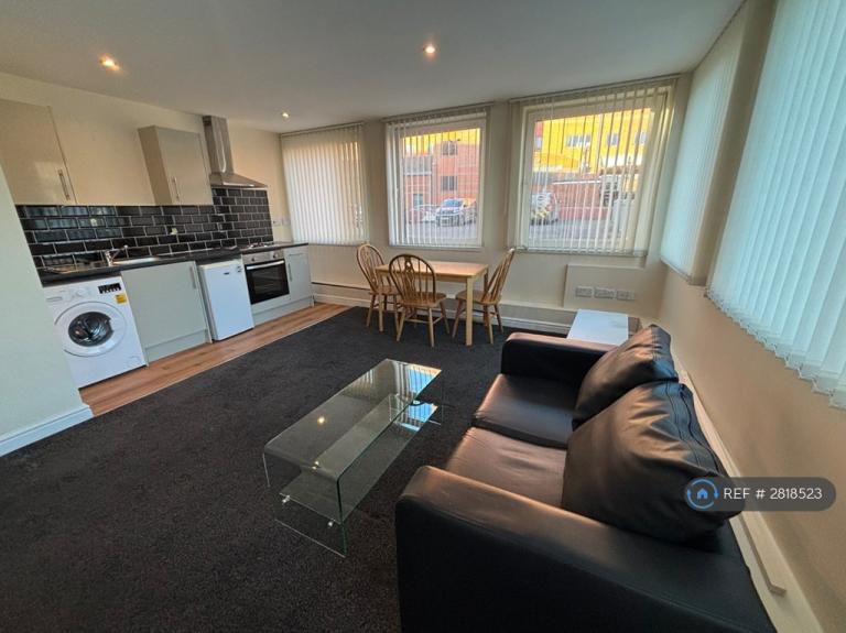 Studio flat in Young Street, Doncaster, DN1 (#2818523)