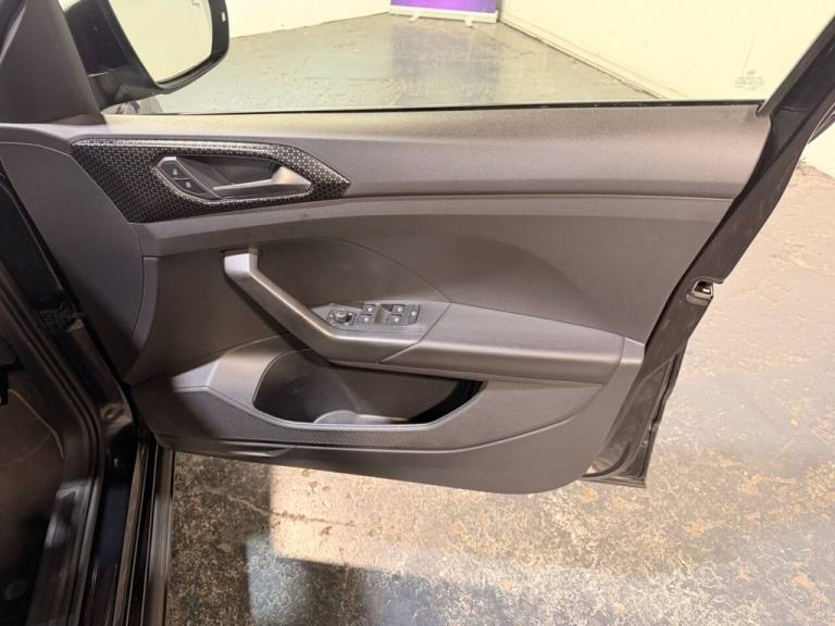 2022 72 VOLKSWAGEN T-CROSS 1.0 TSI SEL SUV 5DR PETROL MANUAL EURO 6 (S/S) (110 P