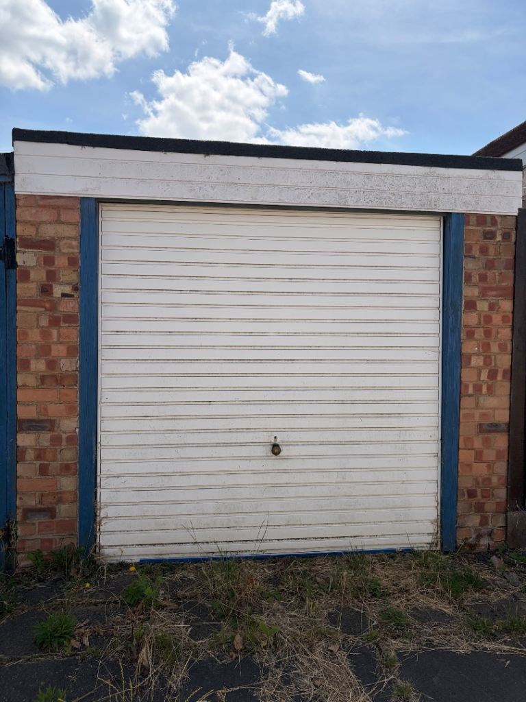100sq ft Storage unit, garage, parking space with electrics 
