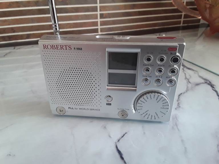Roberts Travelling Lite 2 World band radio.