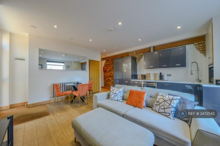 2 bedroom flat in St. Peters Mews, St. Albans, AL1 (2 bed) (#2472542)