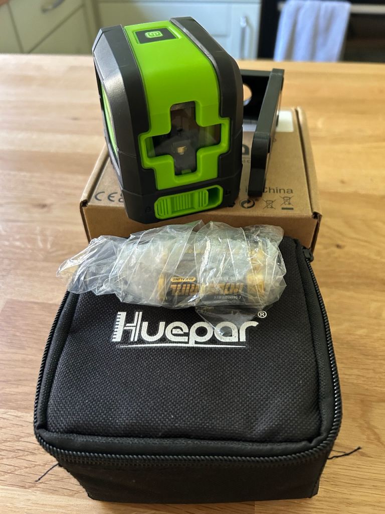 Laser Level Huepar with Bright Green Cross Line Self Leveling Measure Tool 9011G