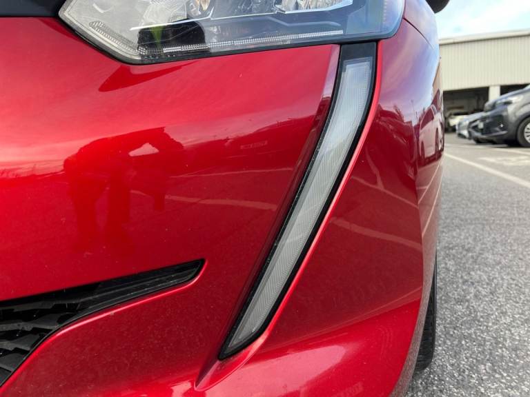  Peugeot 208 1.2 Puretech Allure Premium Hatchback 5dr Petrol Manual Euro 6 s/s