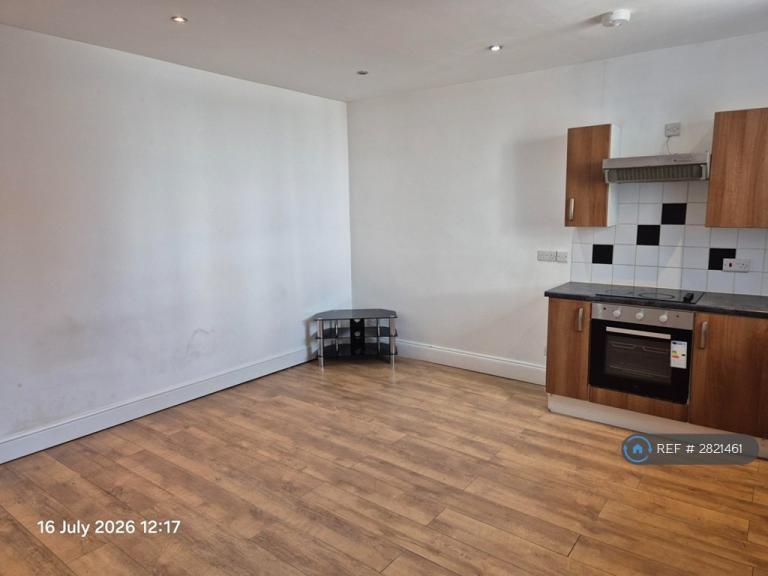1 bedroom flat in Moorgate St, Blackburn, BB2 (1 bed) (#2821461)
