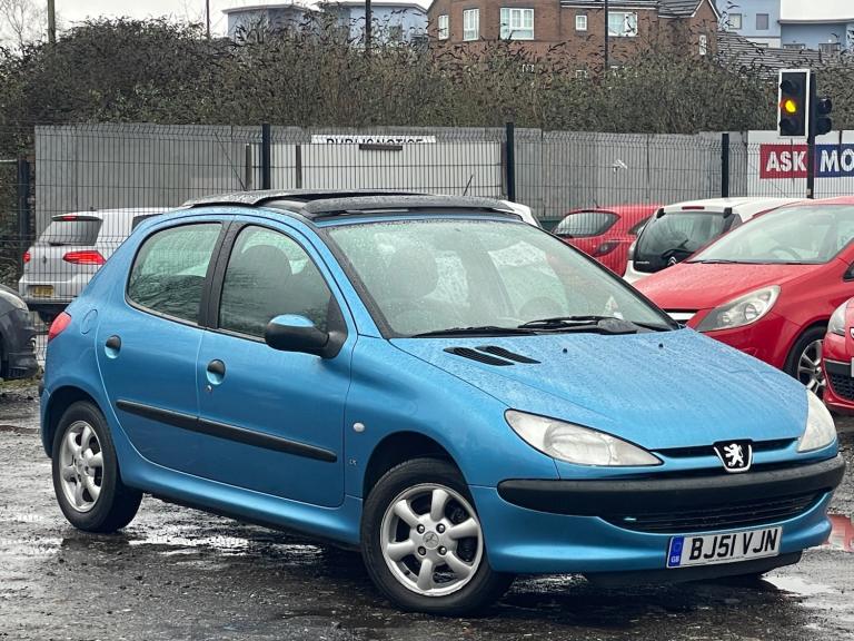 * PEUGEOT 206 1.4L 5 DOOR + LOW 70K MILES + ONLY 2 OWNERS + IDEAL 1ST CAR * 
