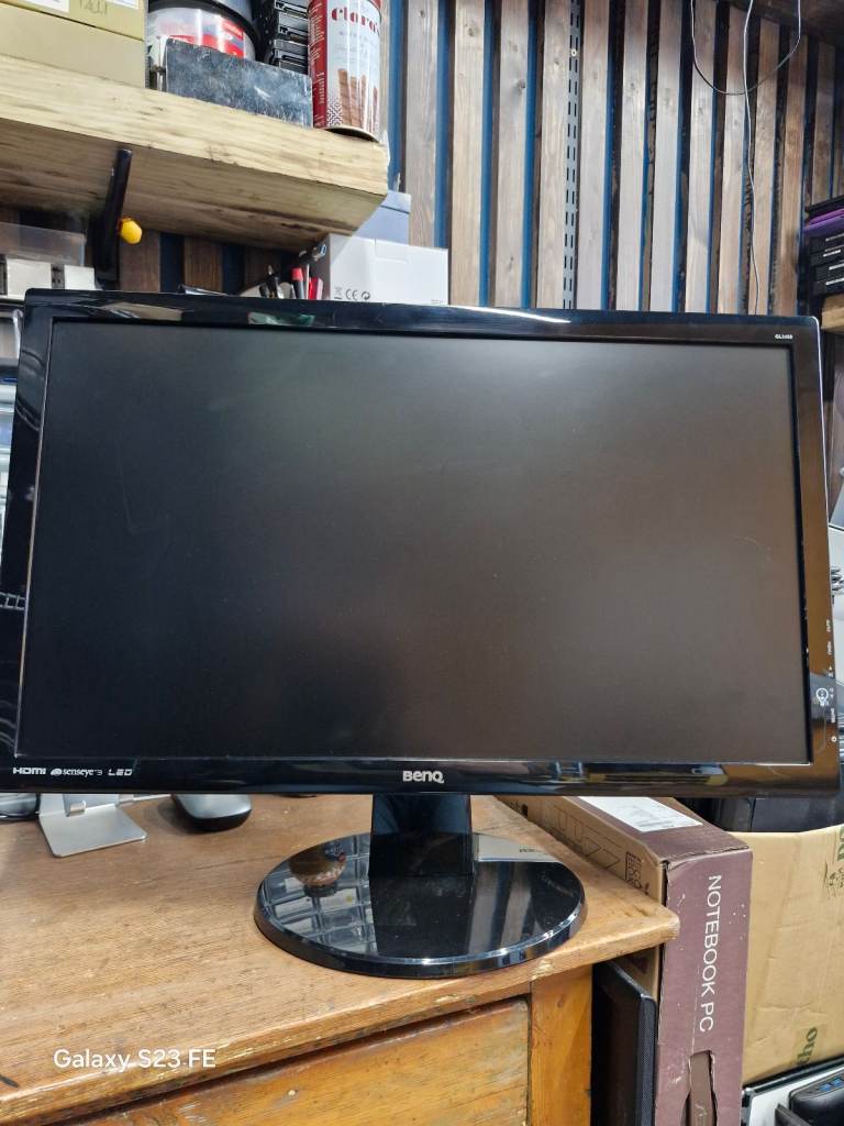 BENQ 24 inch LED, Dvi , Vga  inputs Monitor in Good Condition Working for Sale