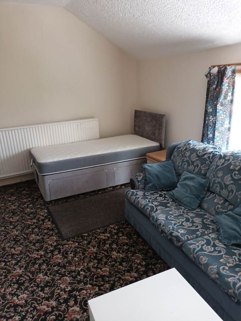 Studio Flat self contained in house.