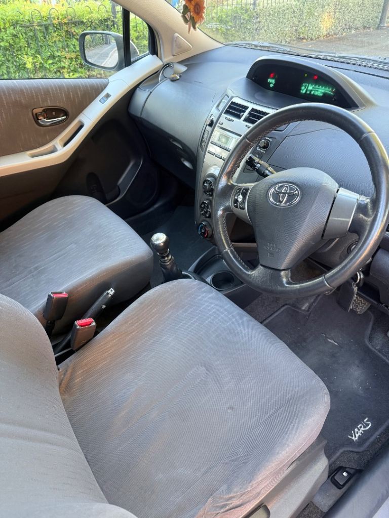 Toyota Yaris 1.3 Petrol 2009 - £35 Tax Yearly - 2 Keys - 4 Owners