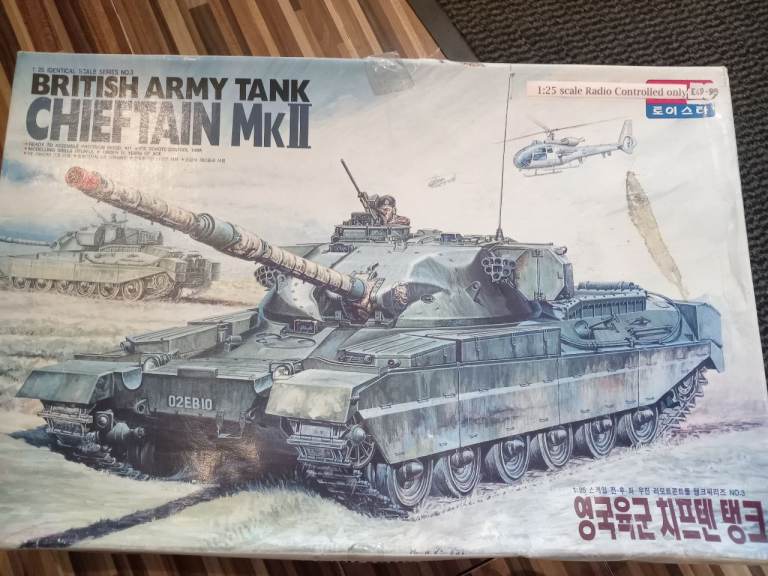  chieftan radio controlled model tank 1:25