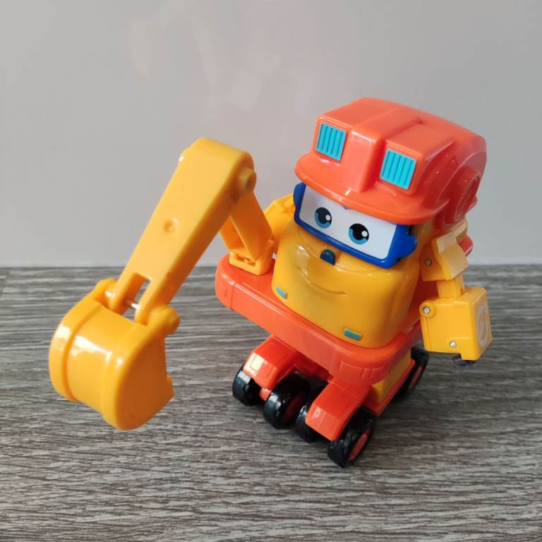 Super Wings Scoop Transforming Toy Robot Excavator Yellow Orange 3+