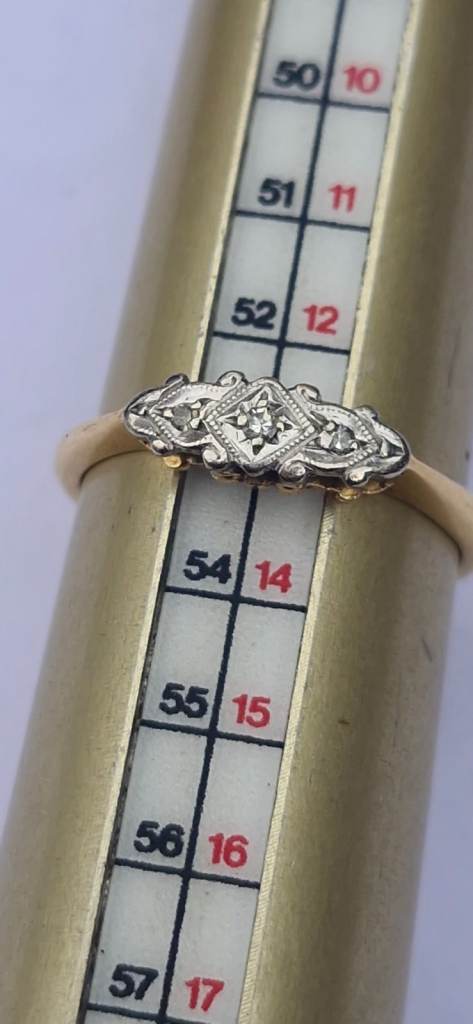 18ct carat gold platinum trilogy diamond ring