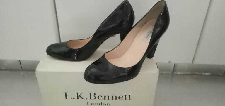 Genuine LK BENNETT Black, Court Shoes, 4 in Heel. Size 6 Worn once £50