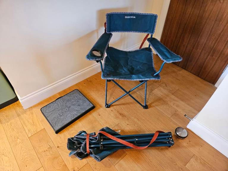 Decathlon x2 Camping Chairs & Table