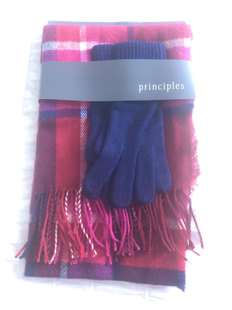 Scarf and glove set (new)