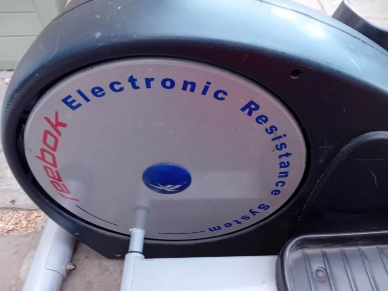 Reebok Electronic Resistance Elliptical Cross Trainer – Free to collector