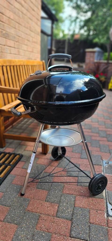 Weber BBQ Kettle Charcoal Barbecue