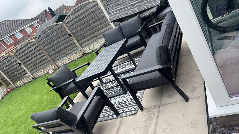 7 seater furniture set like new 
