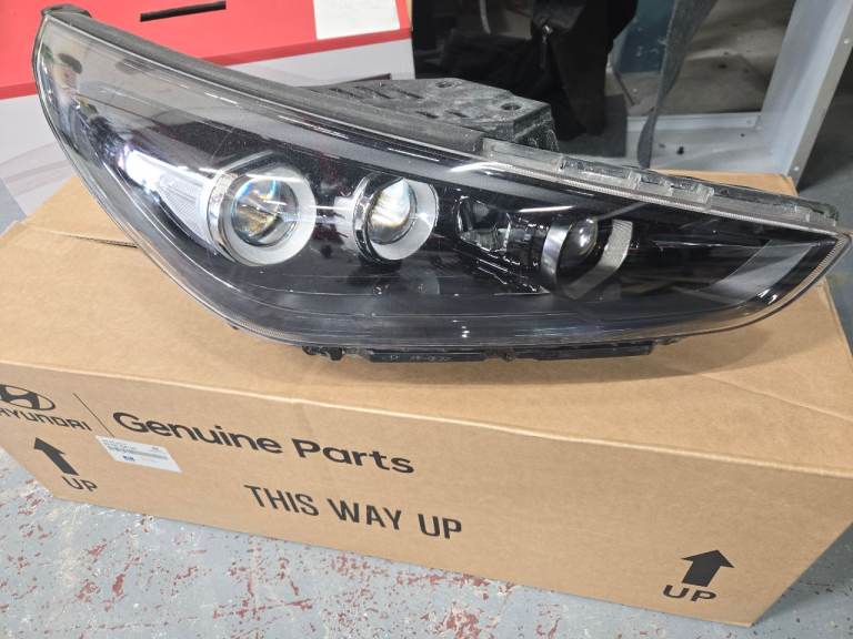 Hyundai i30 n drivers side headlight 