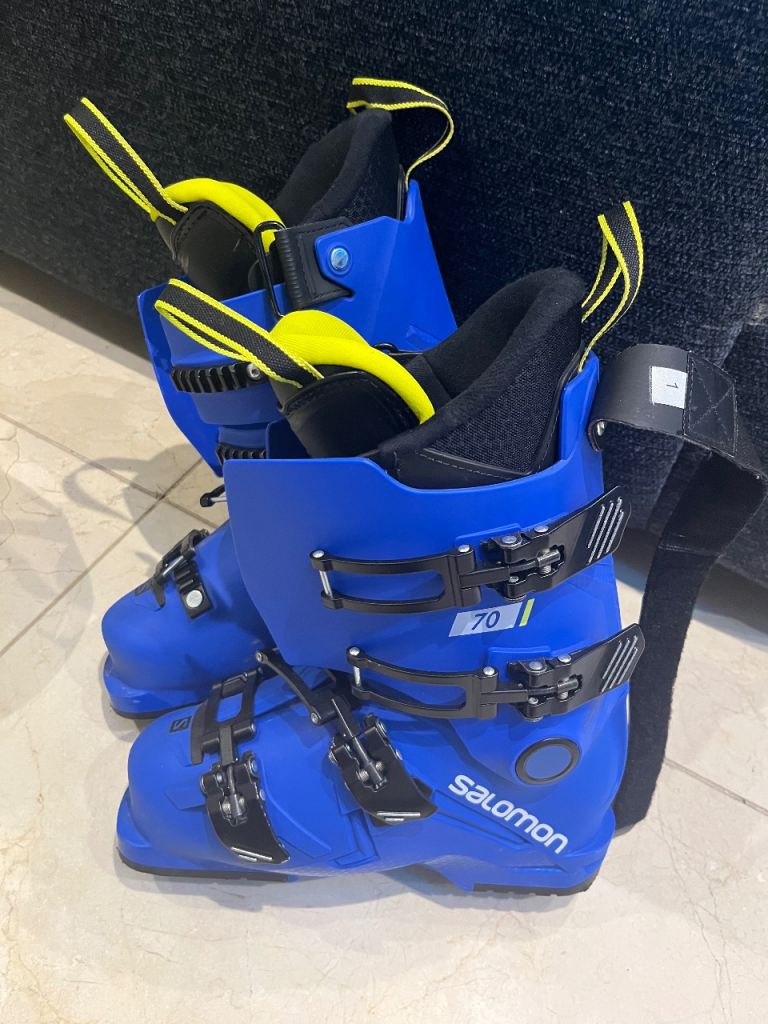 Junior ski boots