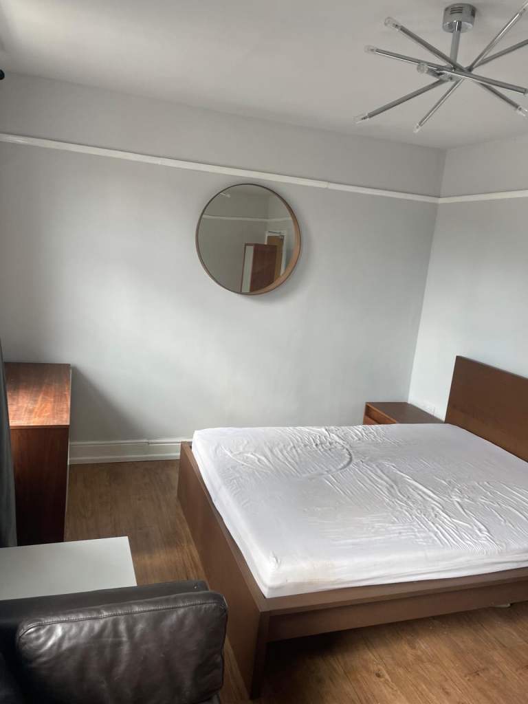 1 bedroom flat in Edmonton 