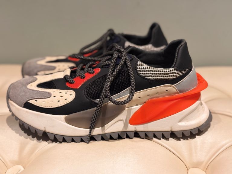 Casual Walking Shoes with Bulldozer UK5