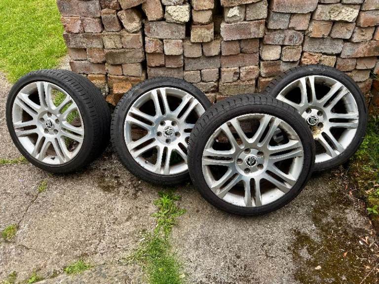 4 x 17 inch Skoda Alloy Wheels + Tyres