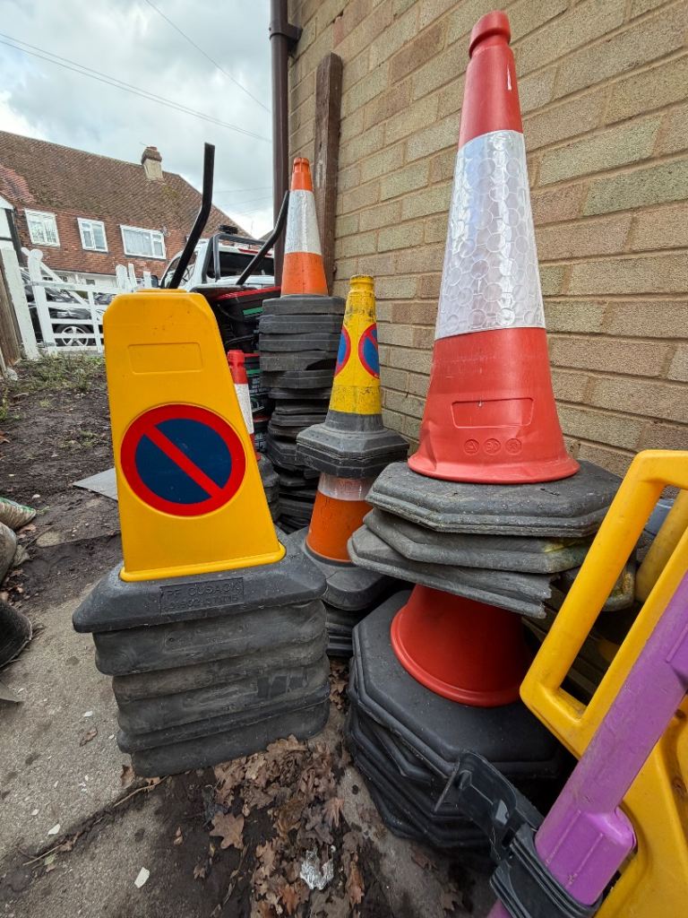 Road cones & barriers