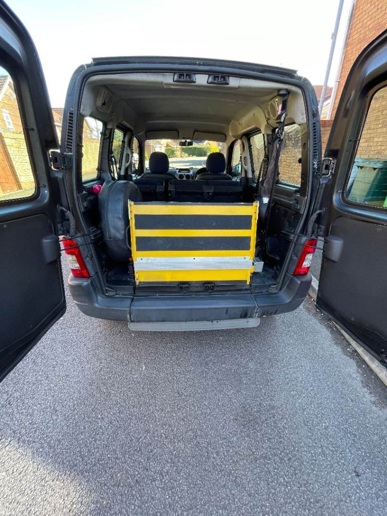 Peugeot 1.6 diesel with wheelchair accessible