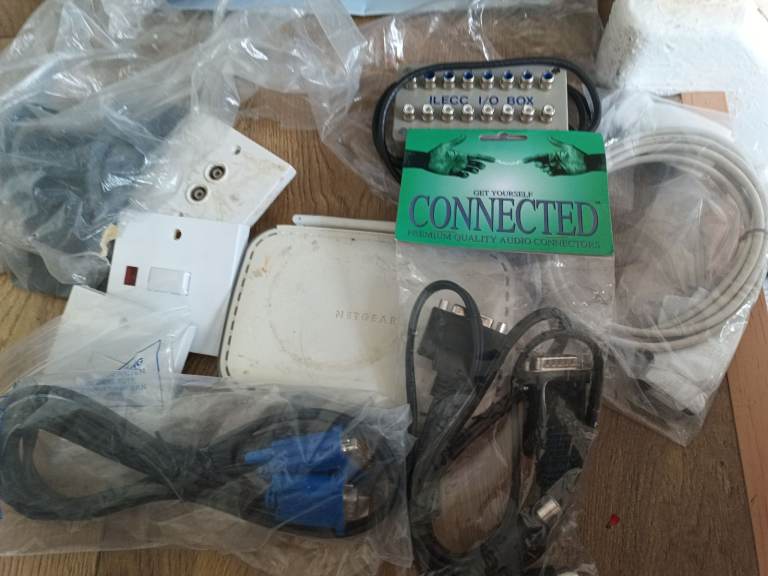 Collection of Electrical/Computer Items 