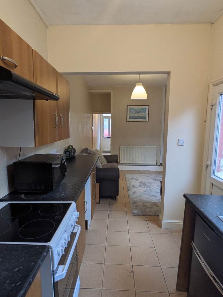 A 3 bedroom fully furnished house in CV2