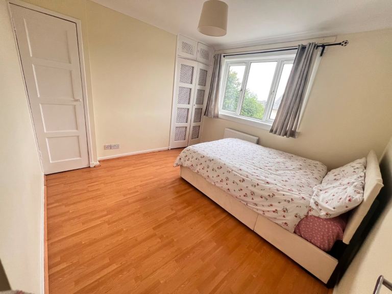   Room Available to Rent