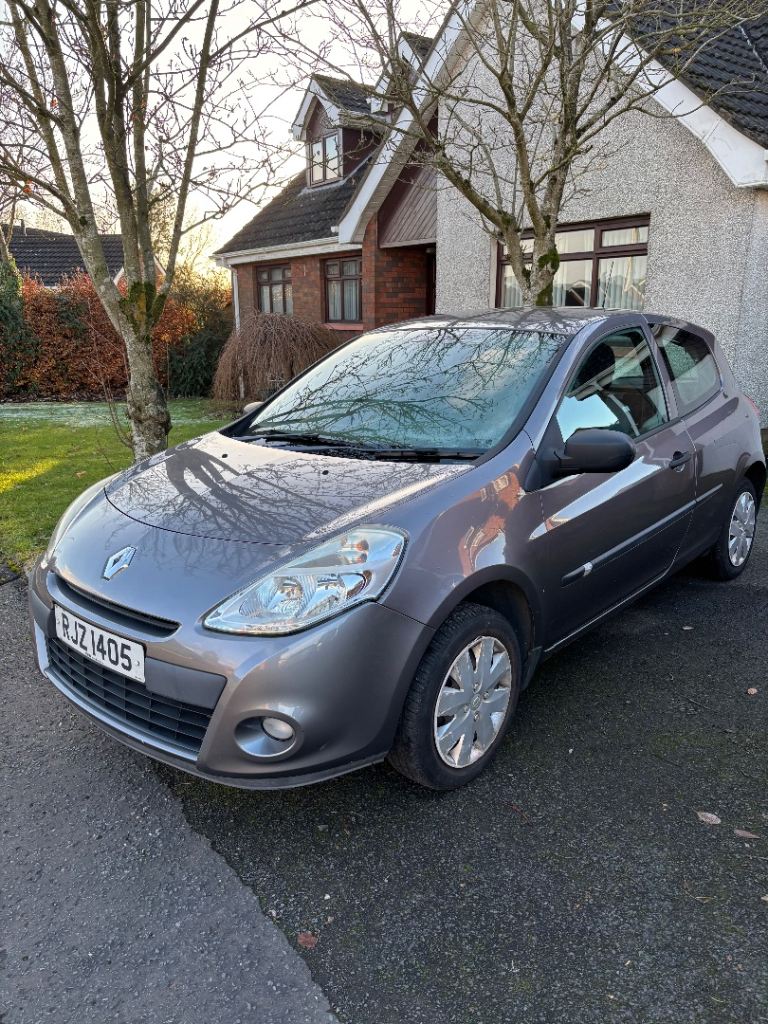 Renault Clio, 79K miles, MOT’d 