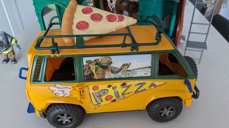 Teenage Mutant Ninja Turtles Mutant Mayhem - Pizza Fire Delivery Van Playset