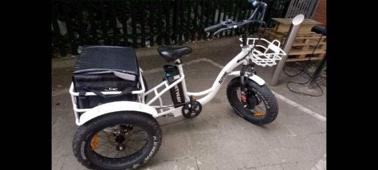White Electric Tricycle with Basket and Carrier – Good Condition