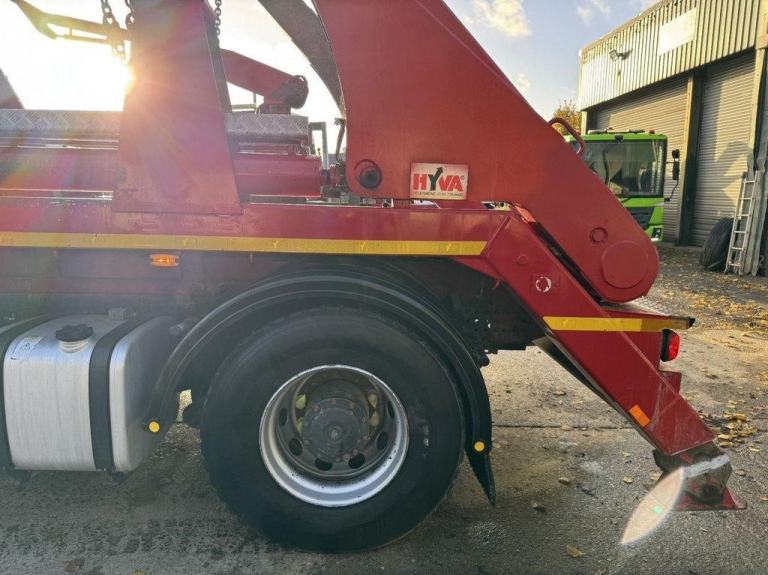 2018 MERCEDES ECONIC 1830 SKIP LOADER