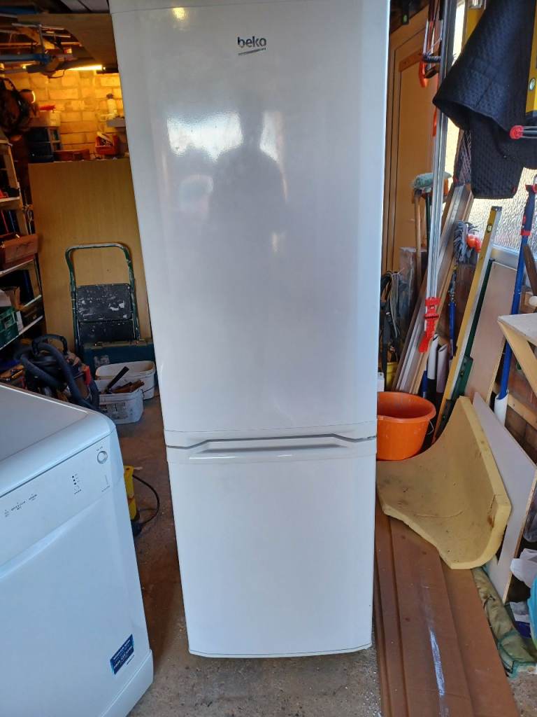 Beko Fridge Freezer – White, Good Condition