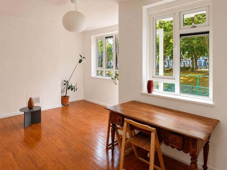 Two bedroom garden flat by Victoria Park