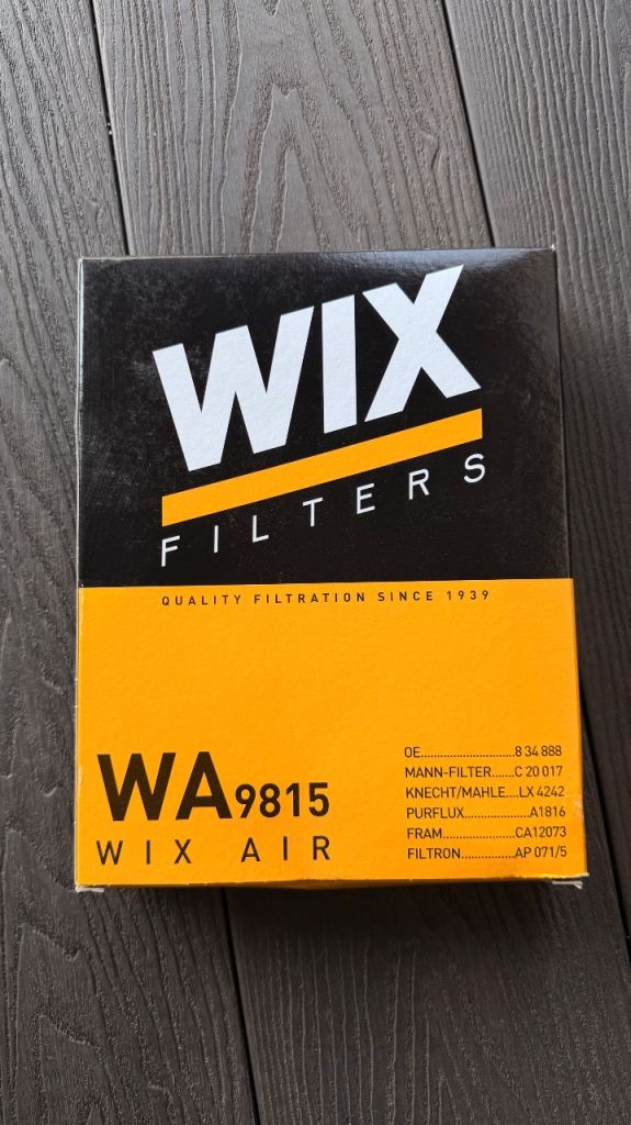 WIX FILTERS Air filter WA9815 for Vauxhall Viva