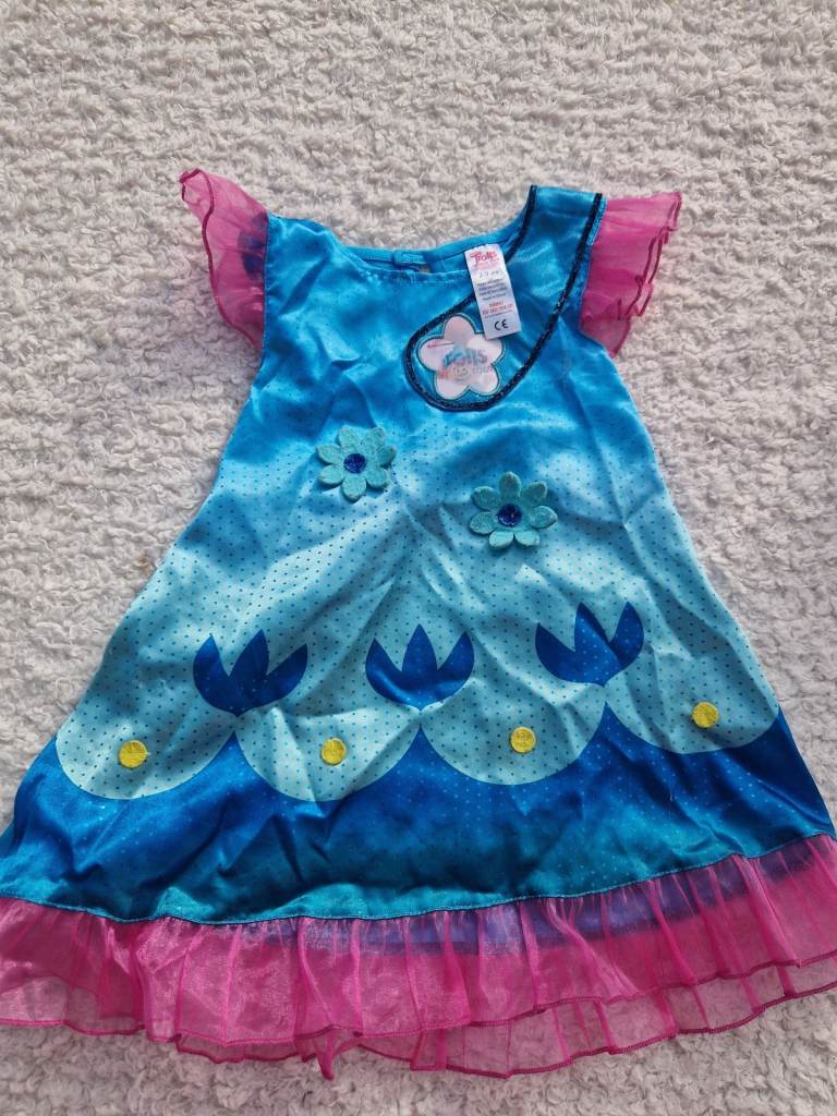 Various haloween costumes for girl