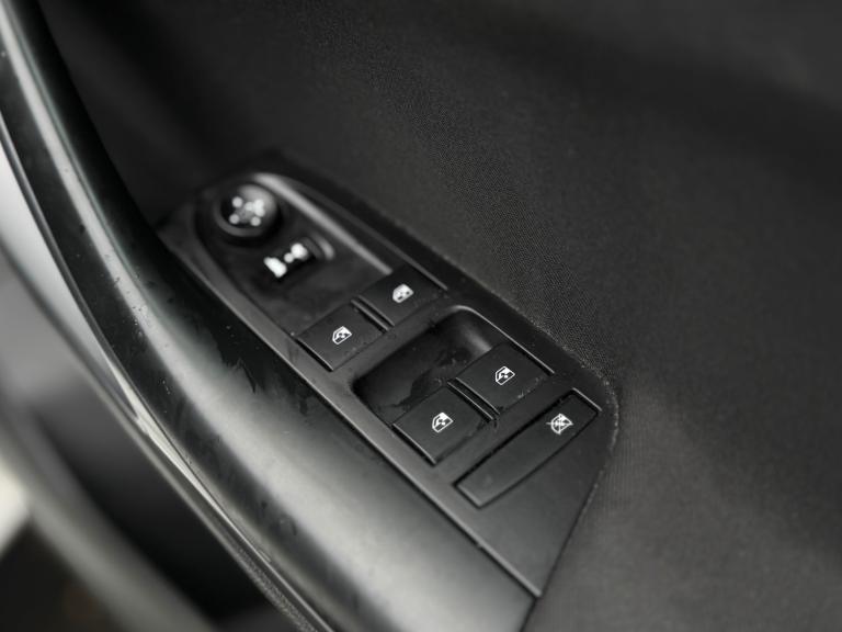 2016 Vauxhall Astra 1.6 CDTi 16V Design 5dr HATCHBACK Diesel Manual