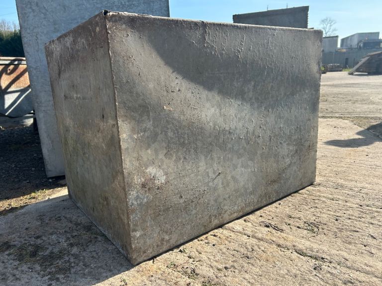 Galvanised Water Tank / Planter