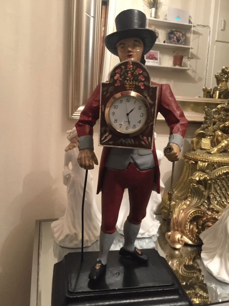 rare american novelty  dutch clock pedlar clock converted to quartz battery movement, 