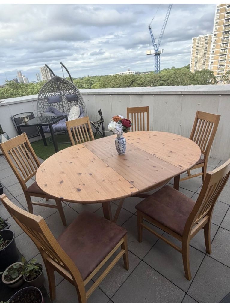Wooden Extendable Outdoor Dining Table with 6 Chairs