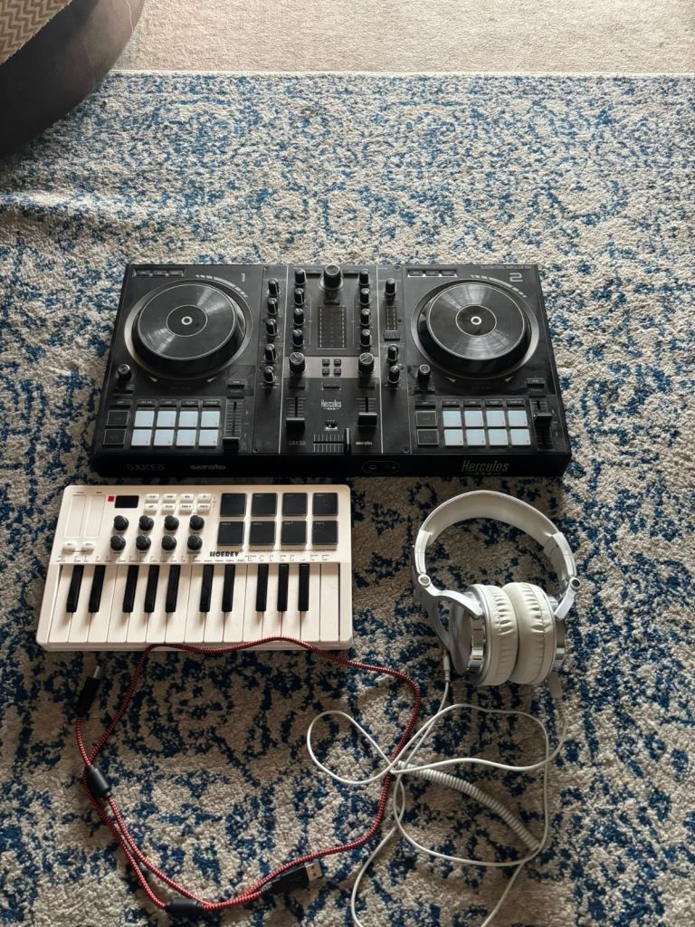 Dj equipment 