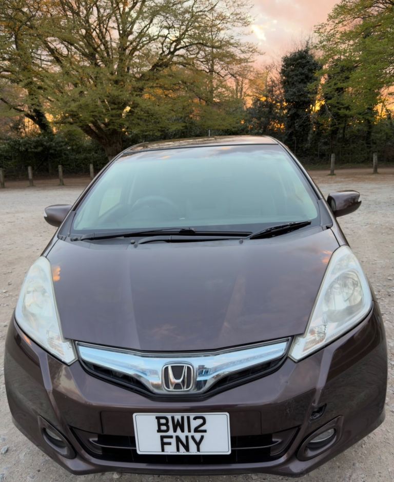 Honda Fit Hybrid 2012 – Fully Loaded – Excellent Condition