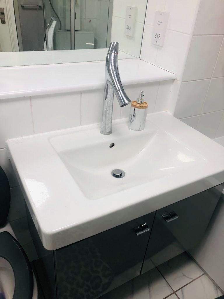 Handyman London / Painter / Furniture Assembly / Flooring / Lighting 