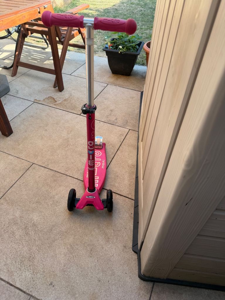 Pink Micro MAXI Scooter – Good Condition, Kids 5 to 12 years 