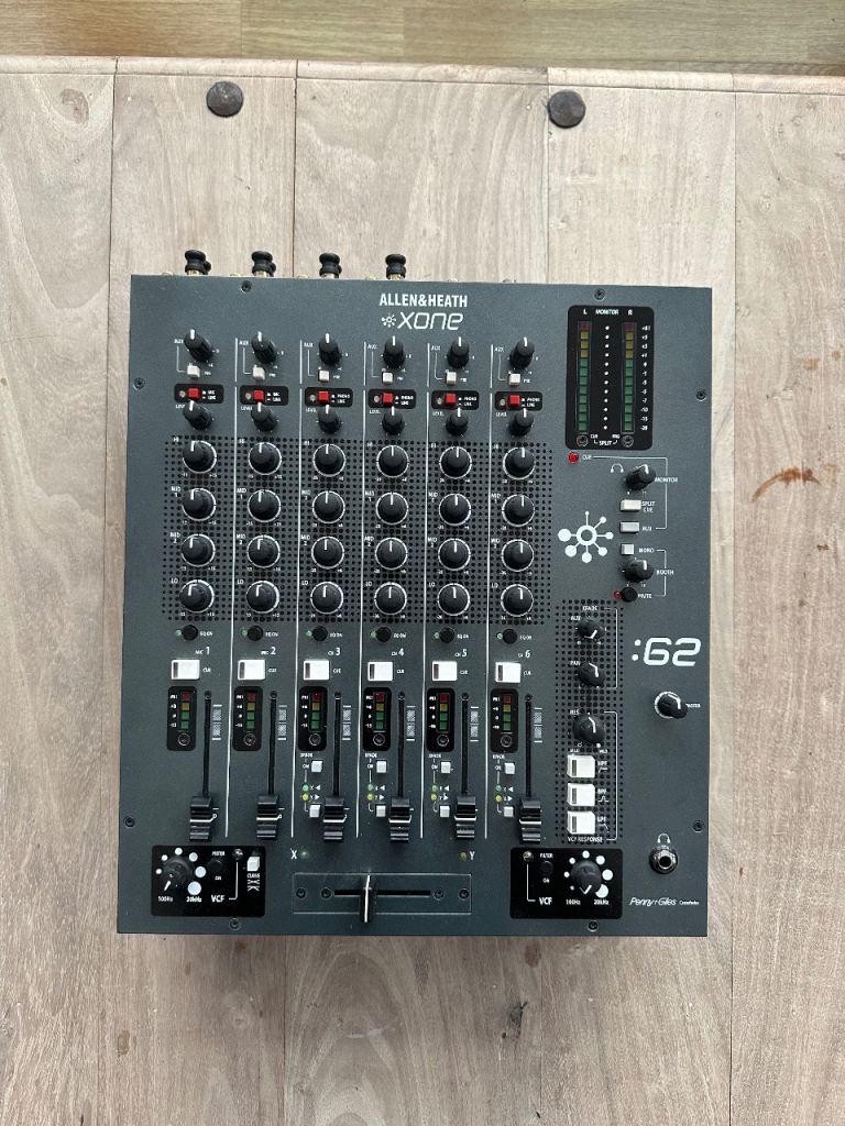 Allen & Heath Xone:62 DJ Mixer – Incredible Condition